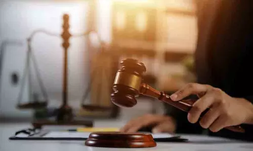 പ്രായപൂർത്തിയാകാത്ത പെൺകുട്ടിക്ക് ലഹരി നൽകി ലൈംഗികാതിക്രമം: യുവാവിന് 27 വർഷം തടവ് ശിക്ഷ പ്രായപൂർത്തിയാകാത്ത പെൺകുട്ടിക്ക് ലഹരി നൽകി ലൈംഗികാതിക്രമം: യുവാവിന് 27 വർഷം തടവ് ശിക്ഷ