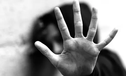 രക്ഷാപ്രവർത്തനത്തിനിടെ ലൈംഗികാതിക്രമം: വീഴ്ചയില്ലെന്ന് പൊലീസ് രക്ഷാപ്രവർത്തനത്തിനിടെ ലൈംഗികാതിക്രമം: വീഴ്ചയില്ലെന്ന് പൊലീസ്