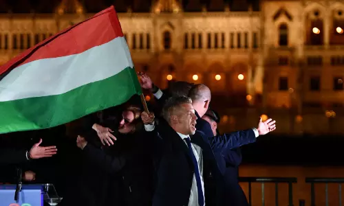 ഹംഗറിയിൽ അട്ടിമറി ജയം നേടി പീറ്റർ മഗ്യാർ; ട്രംപിന്റെ വിശ്വസ്തൻ വിക്ടർ ഓർബന് പരാജയം ഹംഗറിയിൽ അട്ടിമറി ജയം നേടി പീറ്റർ മഗ്യാർ; ട്രംപിന്റെ വിശ്വസ്തൻ വിക്ടർ ഓർബന് പരാജയം