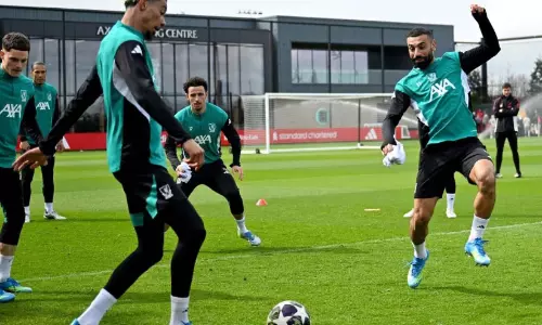 യുവേഫ ചാമ്പ്യൻസ് ലീഗ് ക്വാർട്ടർ രണ്ടാംപാദം; കളത്തിലിറങ്ങാൻ ഒരുങ്ങി താരങ്ങൾ യുവേഫ ചാമ്പ്യൻസ് ലീഗ് ക്വാർട്ടർ രണ്ടാംപാദം; കളത്തിലിറങ്ങാൻ ഒരുങ്ങി താരങ്ങൾ