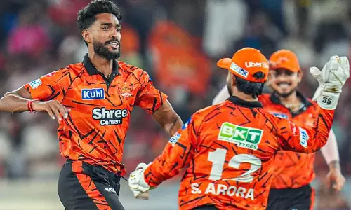 രാജസ്ഥാനെതിരെ ഹൈദരാബാദിന് 57 റൺസ് ജയം; ആദ്യ ഓവറിൽ തന്നെ മൂന്ന് വിക്കറ്റ് വീഴ്ത്തി പ്രഫുൽ ഹിഞ്ച് രാജസ്ഥാനെതിരെ ഹൈദരാബാദിന് 57 റൺസ് ജയം; ആദ്യ ഓവറിൽ തന്നെ മൂന്ന് വിക്കറ്റ് വീഴ്ത്തി പ്രഫുൽ ഹിഞ്ച്