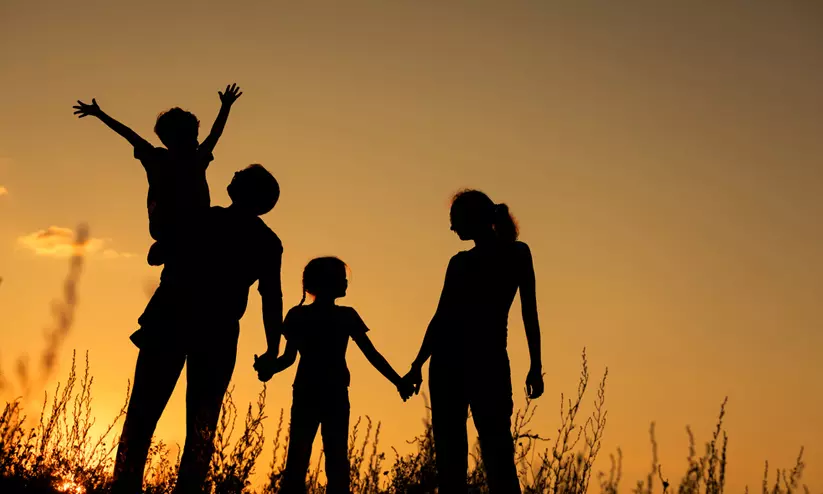 കരിയറോ കുടുംബമോ? ജോലി ഉപേക്ഷിക്കാനൊരുങ്ങി പിതാവ്; സോഷ്യൽ മീഡിയയിൽ ചർച്ചയായി കുറിപ്പ് കരിയറോ കുടുംബമോ? ജോലി ഉപേക്ഷിക്കാനൊരുങ്ങി പിതാവ്; സോഷ്യൽ മീഡിയയിൽ ചർച്ചയായി കുറിപ്പ്