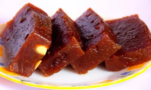 കന്നിവോട്ടർക്ക് ഹൽവ ലഭിച്ചില്ല; സ്പീഡ് പോസ്റ്റിൽ അയച്ചുനൽകി തെരഞ്ഞെടുപ്പ് കമീഷൻ