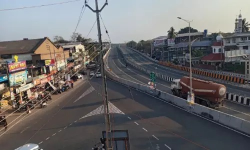 തലപ്പാടി-ചെങ്കള റീച്ച് ദേശീയപാത; കാമറകൾ പ്രവർത്തിച്ചുതുടങ്ങിയില്ല, വാഹനങ്ങൾ നിയമം ലംഘിച്ച് ഓടുന്നു തലപ്പാടി-ചെങ്കള റീച്ച് ദേശീയപാത; കാമറകൾ പ്രവർത്തിച്ചുതുടങ്ങിയില്ല, വാഹനങ്ങൾ നിയമം ലംഘിച്ച് ഓടുന്നു