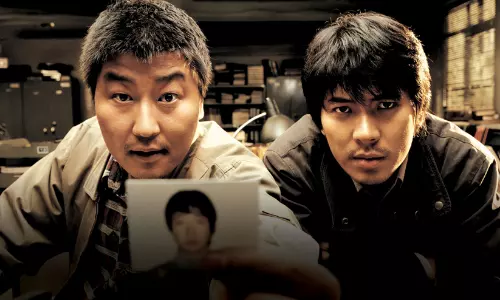 മഴ പെയ്യുന്ന രാത്രി, റേഡിയോയിലെ ആ പാട്ട്, ആരാണ് യഥാർത്ഥ കൊലയാളി? നിഗൂഢമായ കൊലപാതകങ്ങളുടെ മെമ്മറീസ് ഓഫ് മർഡർ!