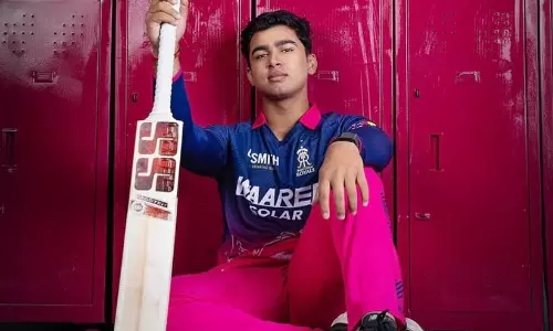 കാത്തിരുന്ന കുപ്പായത്തിലേക്ക് വൈഭവ് സൂര്യവംശി, കൗമാര വെടിക്കെട്ട് ഇനി ഇന്ത്യൻ സീനിയർ ടീമിലും; സചിന്റെ റെക്കോർഡ് പഴങ്കഥയാകും കാത്തിരുന്ന കുപ്പായത്തിലേക്ക് വൈഭവ് സൂര്യവംശി, കൗമാര വെടിക്കെട്ട് ഇനി ഇന്ത്യൻ സീനിയർ ടീമിലും; സചിന്റെ റെക്കോർഡ് പഴങ്കഥയാകും