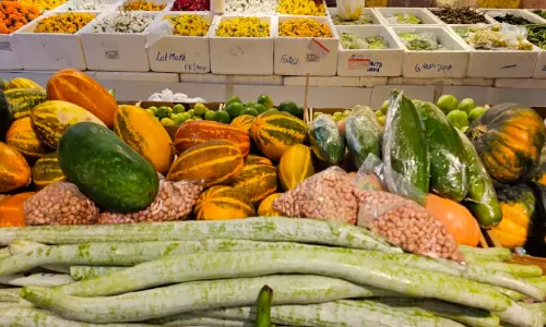 വിഷു പൊൻപുലരിയെ വരവേൽക്കാൻ പ്രവാസികളൊരുങ്ങി