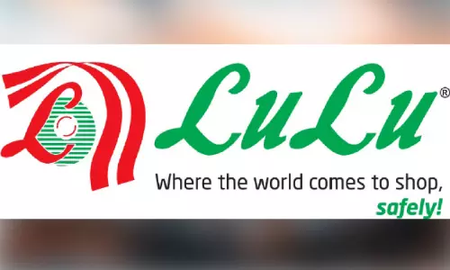 22 ഇനം വിഭവങ്ങളുമായി വിഷു സദ്യയൊരുക്കി ലുലു ഹൈപ്പർമാർക്കറ്റ്