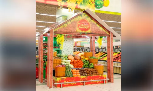 പ്രവാസലോകത്തെ ആഘോഷം കളറാകും; വിഷുവൊരുക്കത്തിൽ പ്രവാസികൾ