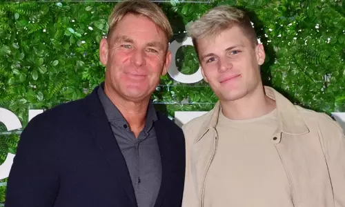 ഷെയ്ൻ വോണിന്റെ മരണം കോവിഡ് വാക്സിൻ മൂലമെന്ന് മകൻ ജാക്സൺ