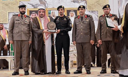 ഉനൈസയിലെ തീപിടുത്തം; ജീവൻ രക്ഷിച്ച സുരക്ഷ ഉദ്യോഗസ്ഥന് ആദരം