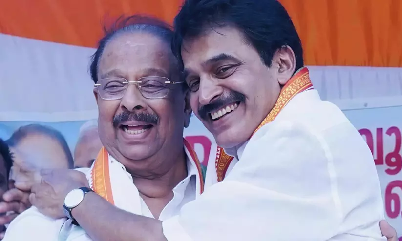 മുഖ്യമന്ത്രി തർക്കത്തിൽ ഇടപെട്ട് കെ. സുധാകരൻ: ‘കെ.സി. വേണുഗോപാൽ കേരളത്തിൽ ഭരണത്തിന് ദിശാബോധം നൽകാൻ കഴിയുന്ന നേതാവായി ഉയരട്ടെ!’ മുഖ്യമന്ത്രി തർക്കത്തിൽ ഇടപെട്ട് കെ. സുധാകരൻ: ‘കെ.സി. വേണുഗോപാൽ കേരളത്തിൽ ഭരണത്തിന് ദിശാബോധം നൽകാൻ കഴിയുന്ന നേതാവായി ഉയരട്ടെ!’