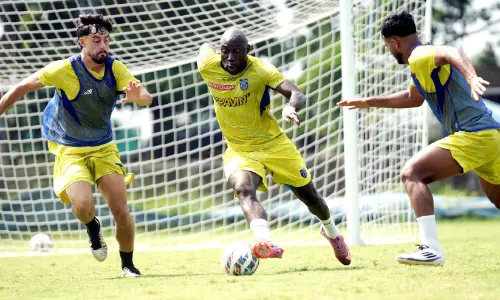 പൂത്തുലയട്ടെ മഞ്ഞക്കണിക്കൊന്ന; ഐ.എസ്.എൽ: ജയം തുടരാൻ ബ്ലാസ്റ്റേഴ്സ് ഇന്ന് നോർത്ത് ഈസ്റ്റിനെതിരെ