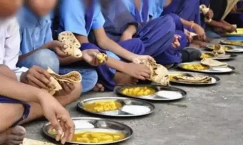 സ്കൂളിൽ ഭക്ഷ്യവിഷബാധ: ഒഡീഷയിൽ വിദ്യാർഥിനി മരിച്ചു;100പേർ ആശുപത്രിയിൽ