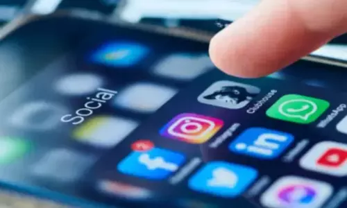 സോഷ്യൽ മീഡിയയിൽ അതിരുവിട്ടാൽ അഴിയെണ്ണും; ആന്ധ്രയിൽ 1300 പേർ അറസ്റ്റിൽ, പിന്നാലെ എ.ഐ നിരീക്ഷണം