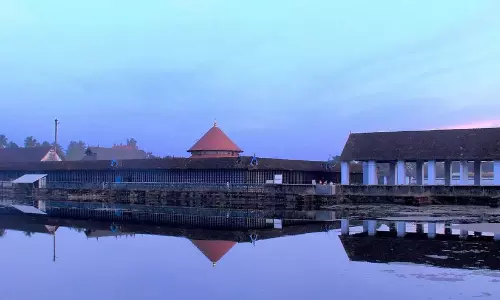 കൂ​ട​ൽ​മാ​ണി​ക്യം ക്ഷേത്രം:  നി​സ്സ​ഹ​ക​ര​ണ​ത്തി​ലൂ​ടെ ത​ന്ത്രി​മാ​ർ ഭ​ക്ത​ജ​ന​ങ്ങ​ളെ   അ​വ​ഹേ​ളി​ക്കു​ക​യാ​ണെ​ന്ന് ദേ​വ​സ്വം