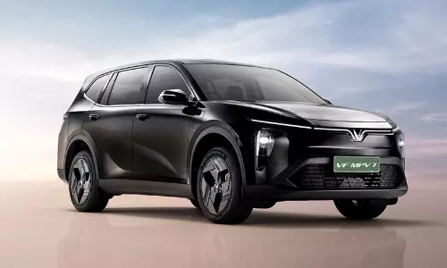 വീണ്ടും ഞെട്ടിച്ച് വിൻഫാസ്റ്റ്! ഒറ്റ ചാർജിൽ 517 കിലോമീറ്റർ റേഞ്ച് വാഗ്‌ദാനം ചെയ്യുന്ന വിഎഫ് എം.പി.വി 7 പുറത്തിറക്കി