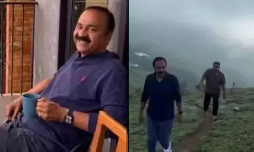 ‘വനത്തിലാണ്, വനവാസത്തിന് അല്ല കട്ടായം’; വൈറലായി പ്രതിപക്ഷ നേതാവിന്റെ ഫേസ്ബുക്ക് പോസ്റ്റ് ‘വനത്തിലാണ്, വനവാസത്തിന് അല്ല കട്ടായം’; വൈറലായി പ്രതിപക്ഷ നേതാവിന്റെ ഫേസ്ബുക്ക് പോസ്റ്റ്