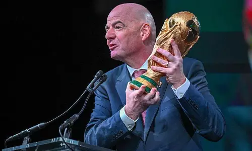 ഇറാൻ ലോകകപ്പ് കളിക്കും; രാഷ്ട്രീയവും സ്പോർട്സും കൂട്ടിക്കുഴക്കേണ്ടെന്ന് ഫിഫ പ്രസിഡന്‍റ്