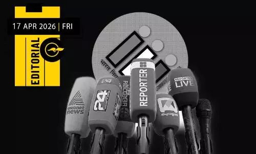 കൈക്കൂലി പിടിച്ചതിന് കണ്ണാടി തല്ലിപ്പൊളിക്കുന്നവർ