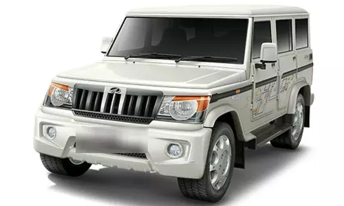 ഓസിനോട്ടം മതി: വാടക നൽകാത്തതിനെ തുടർന്ന് ഇടുക്കി സ്പെഷൽ താഹസിൽദാരുടെ വാഹനം ഉടമ കൊണ്ടുപോയി