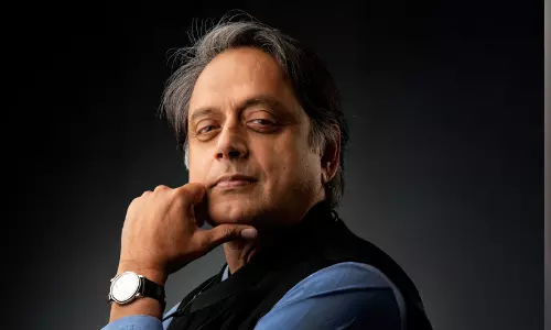 സർക്കാരിന് വനിതാ സംവരണത്തിൽ ആത്മാർത്ഥതയുണ്ടെങ്കിൽ 2023ൽ തന്നെ നടപ്പിലാക്കാമായിരുന്നു എന്ന് ശശി തരൂർ