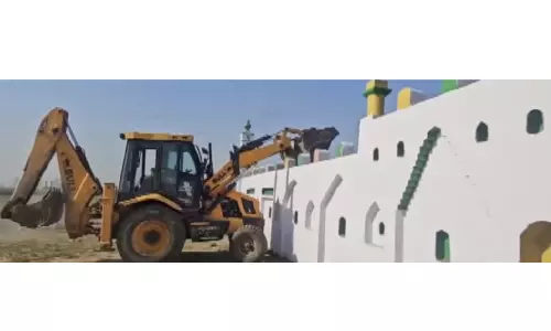 യു.പിയിലെ സംഭലിൽ ഈദ്ഗാഹും കെട്ടിടവും പൊളിച്ചുനീക്കി