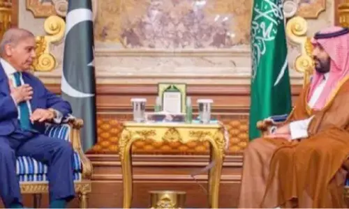 സൗ​ദി കിരീടാവകാശിയുമായി ഷഹ്ബാസ് ഷെരീഫ് കൂടിക്കാഴ്ച നടത്തി; സൗ​ദി - പാ​ക് ഉ​ഭ​യ​ക​ക്ഷി ബ​ന്ധം ശ​ക്തി​പ്പെ​ടുത്തും