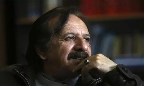 ക്യാമറ മാറ്റിവെച്ച്  ദുരിതാശ്വാസ പ്രവർത്തനങ്ങളുമായി സംവിധായകൻ മജീദ് മജീദി