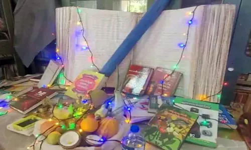 ലൈബ്രറിയിൽ അക്ഷരകണി ഒരുക്കി ‘ചങ്ങാതിക്കൂട്ടം’