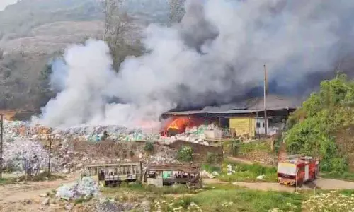 മൂന്നാറിലെ കല്ലാർ മാലിന്യ പ്ലാൻറിൽ വൻ തീപിടിത്തം