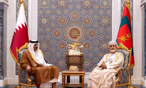 ഖത്തർ അമീർ മസ്കത്തിൽ സുൽത്താനുമായി കൂടിക്കാഴ്ച നടത്തി