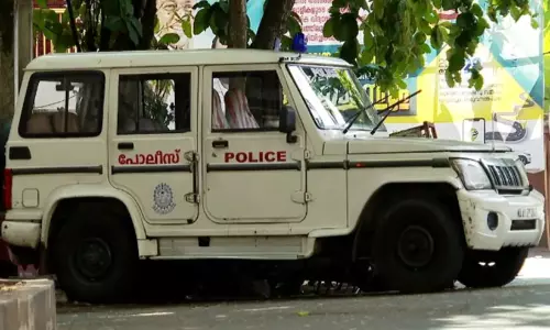 മന്തിക്കടയുടെ വിവാദ വിഷു പോസ്റ്റർ; കടയുടമ അറസ്റ്റിൽ
