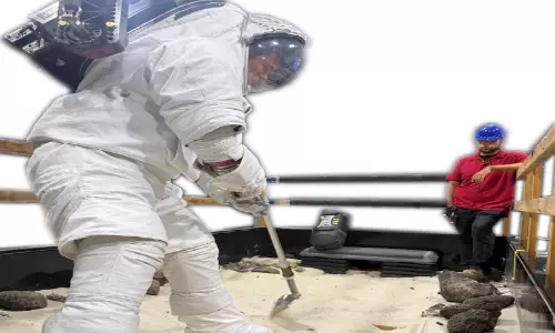 പരിശീലനം തുടർന്ന് ചാന്ദ്ര യാത്രികർ