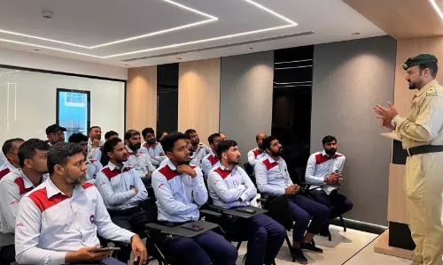 ടാക്സി ഡ്രൈവർമാർക്ക് ദുബൈ പൊലീസിന്‍റെ ബോധവത്കരണം