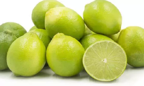 ചെ​റു​നാ​ര​ങ്ങ വി​ല കു​തി​ക്കു​ന്നു...