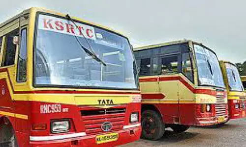 കെ.എസ്​.ആർ.ടി.സിക്ക്​ വയറ്റത്തടി: തെരഞ്ഞെടുപ്പിന്റെ​ മറവിൽ ​റൂട്ടുകൾ സ്വകാര്യ മേഖലക്ക്​ തീറെഴുതി