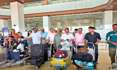 കൊച്ചിയിലെത്തിയ യാത്രക്കാർക്ക് സ്വീകരണം