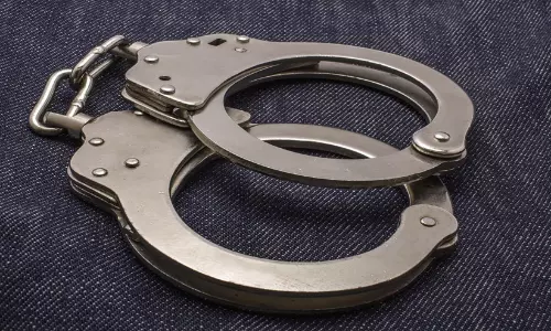 ഇരട്ട പെൺകുട്ടികളെ കഴുത്തറുത്ത് കൊലപ്പെടുത്തി; പിതാവ് അറസ്റ്റിൽ