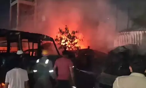 ലഖ്നോവിൽ പൊലീസ് സ്റ്റേഷനിൽ തീപിടിത്തം: പിടിച്ചെടുത്ത വാഹനങ്ങൾ കത്തി നശിച്ചു