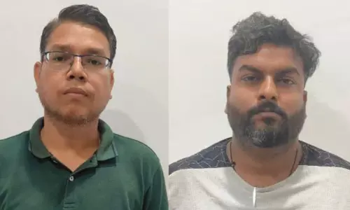 ഗുജറാത്തിൽ കൈക്കൂലി വാങ്ങുന്നതിനിടെ സെന്‍ട്രൽ ജി.എസ്.ടി ഭവനിലെ ഉദ്യോഗസ്ഥർ പിടിയിൽ