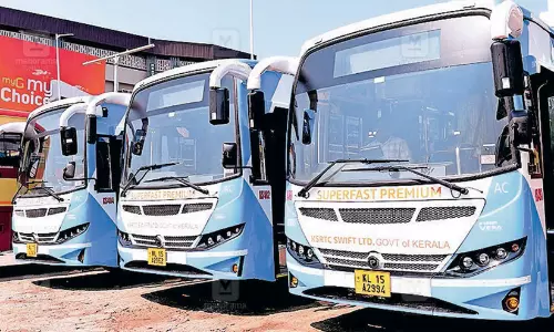 കട്ടപ്പുറത്തായി കെ.എസ്.ആർ.ടി.സി പ്രീമിയം ബസുകൾ: കോയമ്പത്തൂരിലേക്ക് സർവിസില്ല, എൻജിൻ തകരാറെന്ന് സൂചന