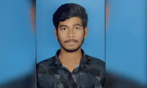 ഹാൾ ടിക്കറ്റിന് കൈക്കൂലി ചോദിച്ചു, അപമാനിച്ചു; ഹൈദരാബാദിൽ ബി.ടെക് വിദ്യാർത്ഥി ആത്മഹത്യ ചെയ്തു