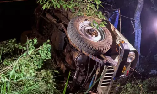 ജീപ്പ് കൊക്കയിലേക്ക് മറിഞ്ഞു: രണ്ടുപേർ മരിച്ചു, മൂന്നുപേരുടെ നില അതീവഗുരുതരം