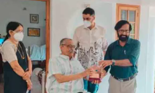 കേന്ദ്ര സാഹിത്യഅക്കാദമി പുരസ്കാരം എൻ. പ്രഭാകരന് സമ്മാനിച്ചു