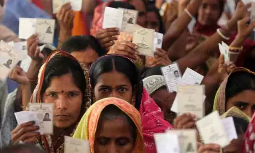 തെരഞ്ഞെടുപ്പിനു തൊട്ടുമുന്നെ പശ്ചിമ ബംഗാളിൽ ഏഴ് ലക്ഷത്തോളം പുതിയ വോട്ടർമാർ