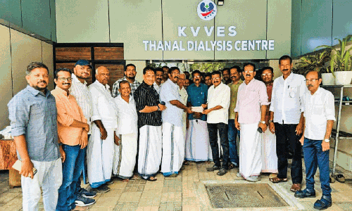 ത​ണ​ൽ ഡ​യാ​ലി​സി​സ് സെൻറ​റി​ന് കൈ​ത്താ​ങ്ങാ​യി അ​മ​ര​മ്പ​ലം ജി​ദ്ദാ പ്ര​വാ​സി കൂ​ട്ടാ​യ്മ