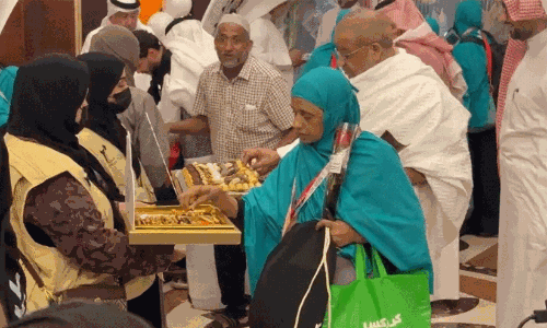 മക്കയിലും മദീനയിലുമായി പതിനായിരത്തിലേറെ ഹാജിമാർ എത്തി