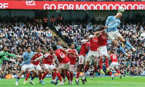 പീ​ര​ങ്കി​പ്പ​ട​യു​ടെ കി​രീ​ട​സാ​ധ്യ​ത​ക​ളി​ൽ വീ​ണ്ടും വി​ള്ള​ൽ
