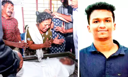 സ​വ​ർ​ണ ഭ​ര​ണ​വ്യ​വ​സ്ഥ​യു​ടെ കൊ​ല​പാ​ത​ക​ങ്ങ​ള്‍